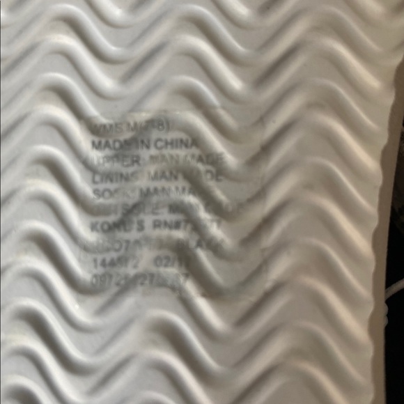 SO Women's M(7-8) Black/White Tie Dye Flipflop NWT - Picture 3 of 5